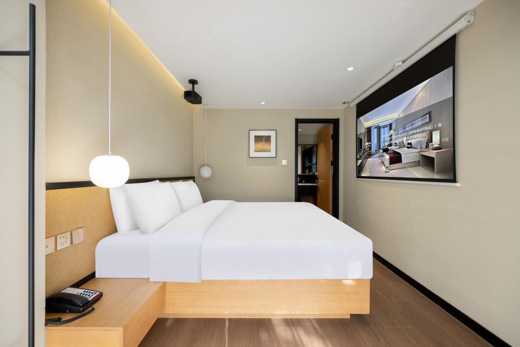 Beijing Tangfu Nanluoguxiang Wang Fu Jing Forbidden City Snack Street Hotel,1 Stop Walking To Airport Express,3 Stop To Tiananmen&Free Laundry Dry Service &Professional Free Tour Ticket Service With English Speaking Staff Екстериор снимка