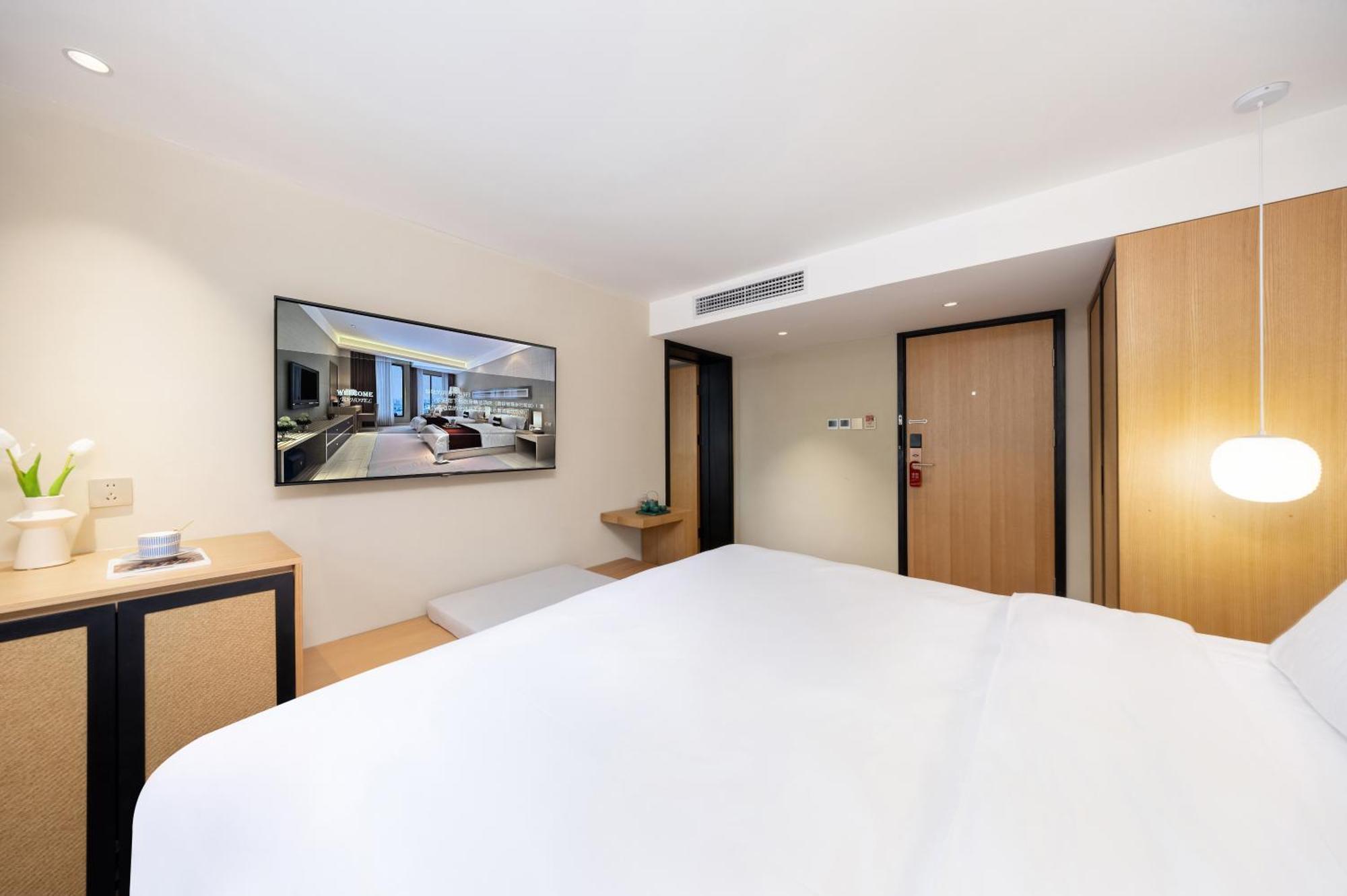 Beijing Tangfu Nanluoguxiang Wang Fu Jing Forbidden City Snack Street Hotel,1 Stop Walking To Airport Express,3 Stop To Tiananmen&Free Laundry Dry Service &Professional Free Tour Ticket Service With English Speaking Staff Екстериор снимка