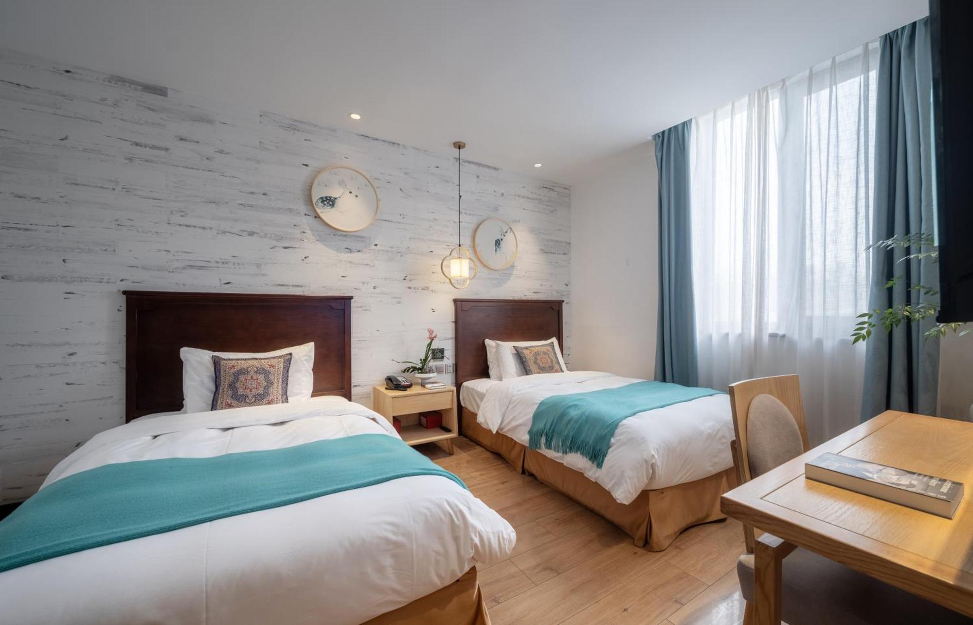 Beijing Tangfu Nanluoguxiang Wang Fu Jing Forbidden City Snack Street Hotel,1 Stop Walking To Airport Express,3 Stop To Tiananmen&Free Laundry Dry Service &Professional Free Tour Ticket Service With English Speaking Staff Екстериор снимка