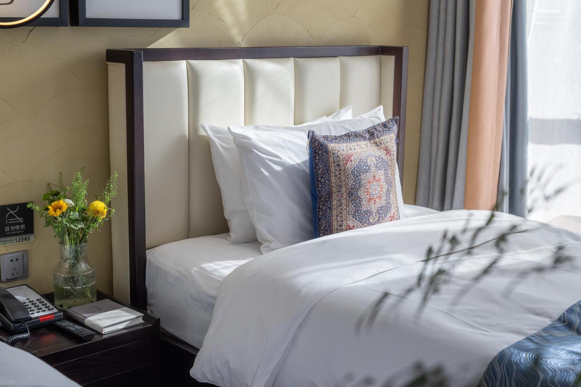 Beijing Tangfu Nanluoguxiang Wang Fu Jing Forbidden City Snack Street Hotel,1 Stop Walking To Airport Express,3 Stop To Tiananmen&Free Laundry Dry Service &Professional Free Tour Ticket Service With English Speaking Staff Екстериор снимка